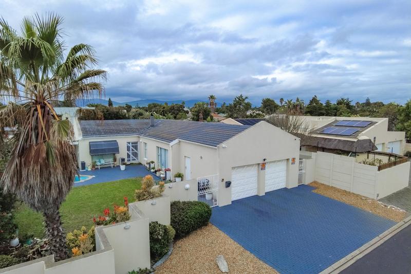 To Let 3 Bedroom Property for Rent in Table View Western Cape